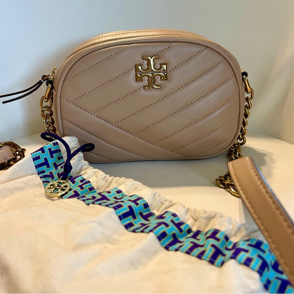 Tory Burch Kira chevron camera bag